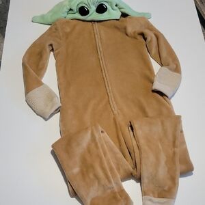 Star Wars  Yoda Tan and Green Onesie With Pockets Sz S